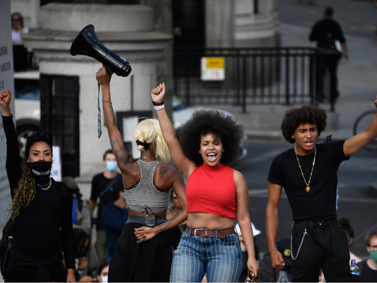 Америка взяла пример с революционной России