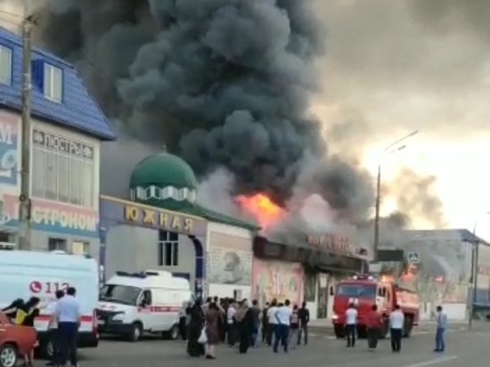 В Махачкале горит магазин на Южной автостанции