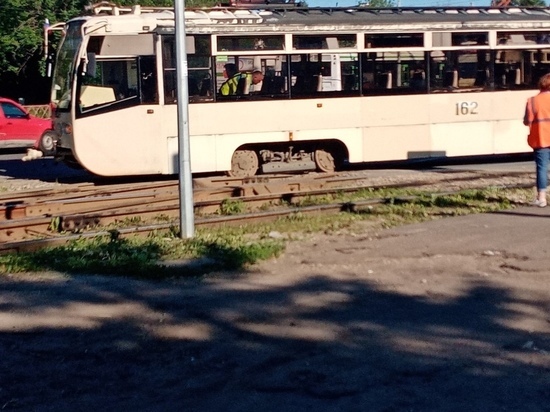 В Ярославле снова сошел с рельс трамвай
