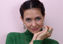 Российская актриса театра и кино Екатерина Климова продемонстрировала результаты работы своего визажиста, которые преобразили ее лицо