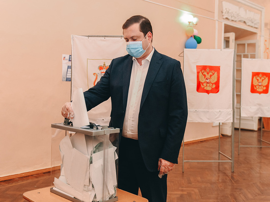 Глава Смоленщины принял участие в голосовании по поправкам в Конституцию