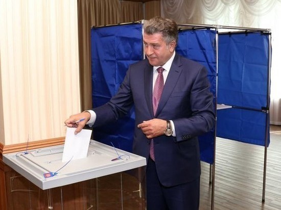 Спикер Заксобрания Новосибирской области проголосовал по поправкам в Конституцию