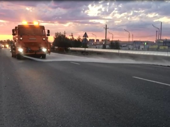 Как в Красноярске борются с пылью на улицах