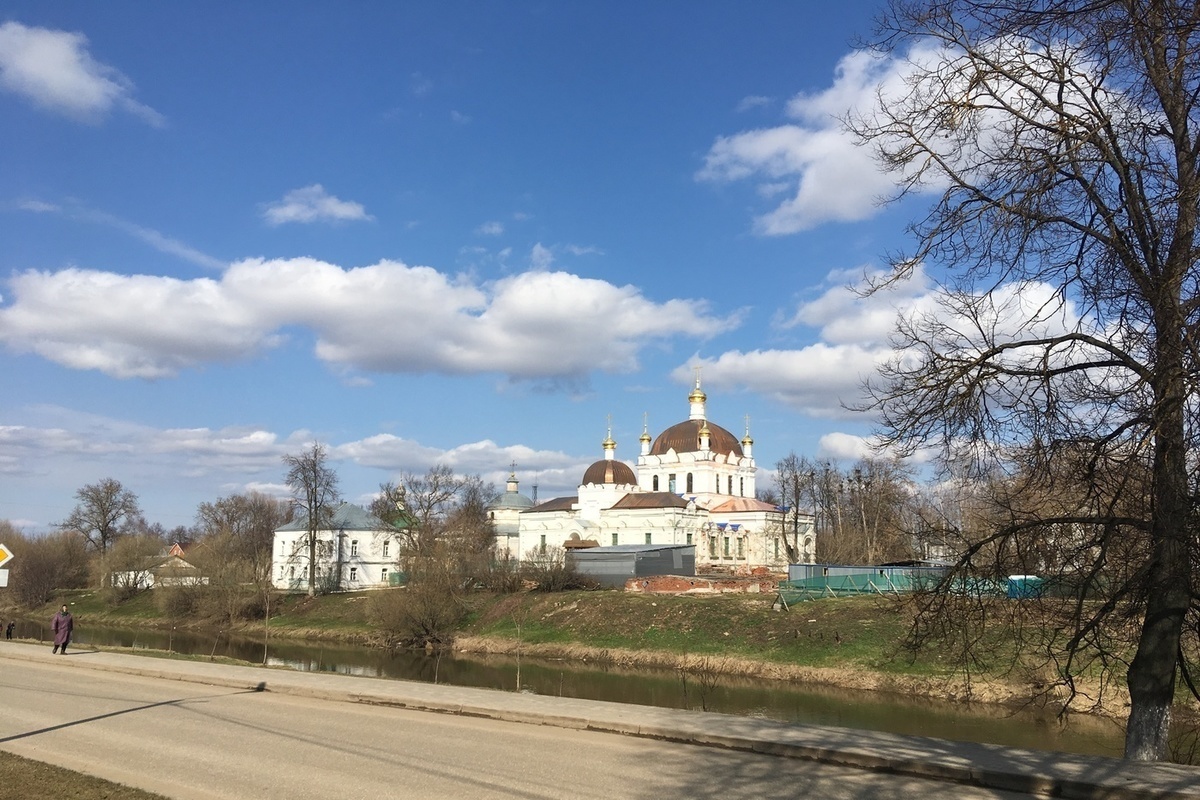 смоленск человек проживает. посёлок верхнеднепровский смоленская область. населенность города смоленска. с смоленская. много людей в городе.
