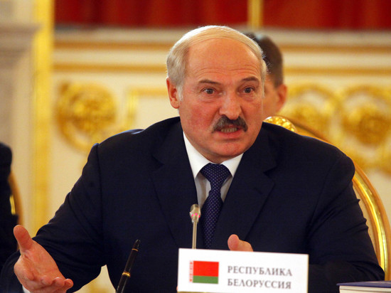 Лукашенко заявил о необходимости новой Конституции для Белоруссии
