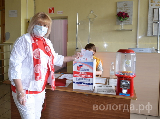 Марина Денисова голосовала в микрорайоне Лукьяново в школе №25
