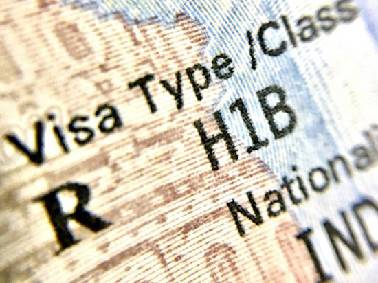 Трамп запретил выдачу рабочих виз до конца года