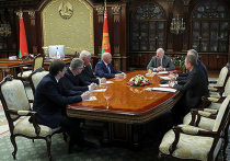 Накануне выборов президент Белоруссии Александр Лукашенко заявил о необходимости внесения изменений в Конституцию страны