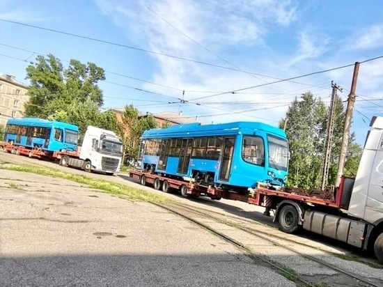 В Новокузнецк поступили ещё два новых трамвая