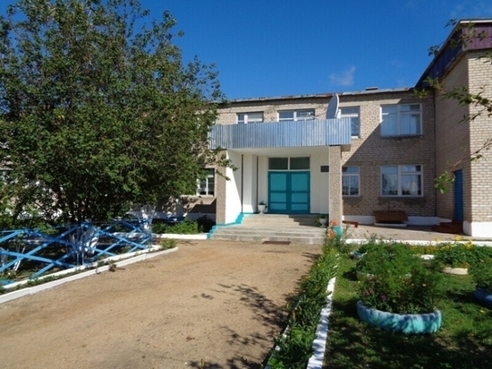 Протекающую 7 лет крышу школы не могут отремонтировать в Забайкалье