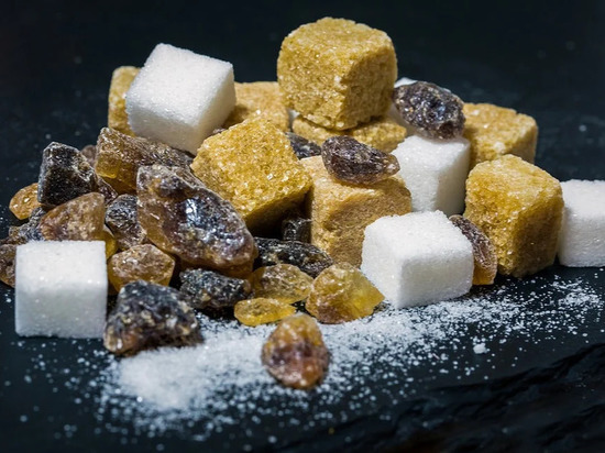 Почему коричневый сахар полезнее белого, объяснила врач из Волгограда