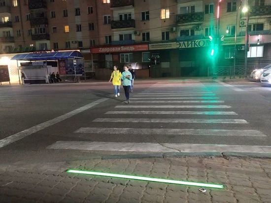 В Улан-Удэ появился наземный светофор с подсветкой для "смартфонозависимых"
