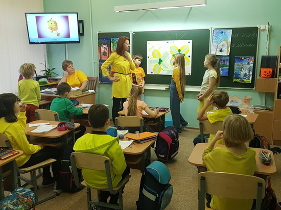 Из-за чиновников несколько выпускников Приморского района могут остаться без ЕГЭ, а новый учебный год может не начаться почти для 200 школьников