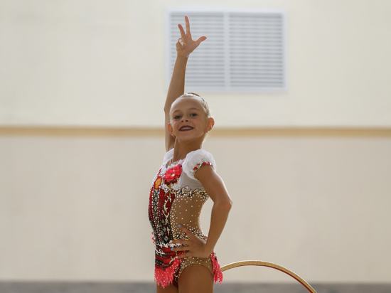 Анна Попова успешно выступила на международных онлайн-соревнованиях по художественной гимнастике