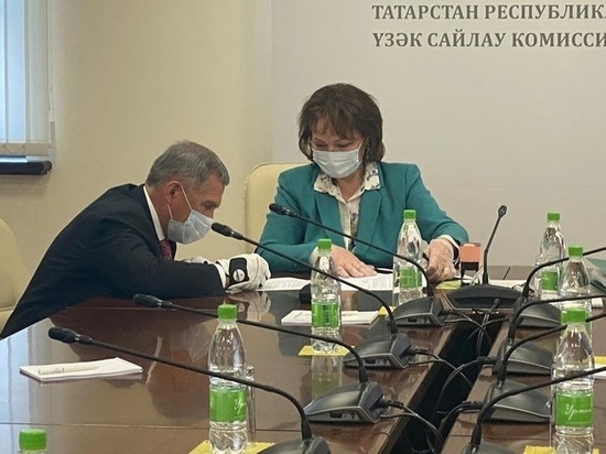 Минниханов подал документы на выдвижение кандидатом в Президенты РТ