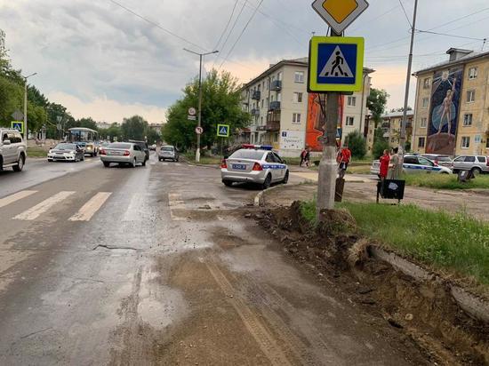 Двух несовершеннолетних пешеходов в Ангарске сбил 88-летний водитель