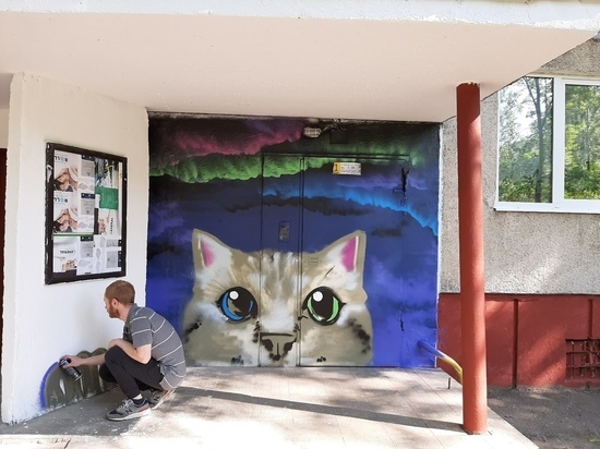 В Ярославле граффитисты раскрашивают жилые дома в яркие цвета