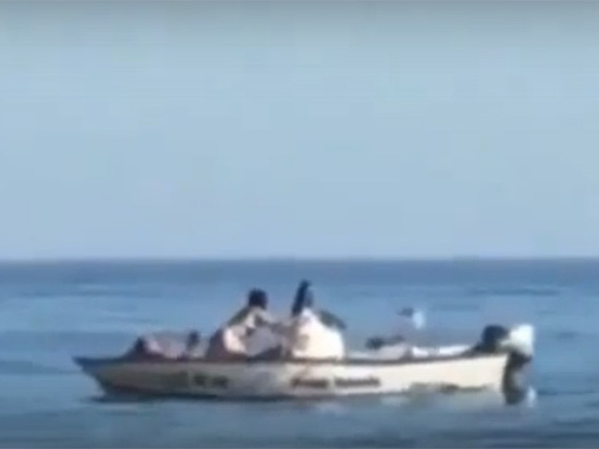 Пара занялась сексом в лодке у набережной Геленджика