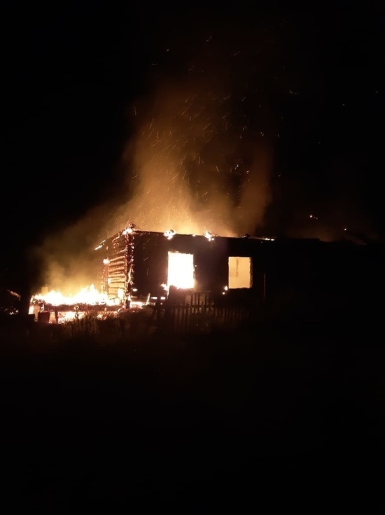 Два человека сгорели на пожаре дома под Калугой
