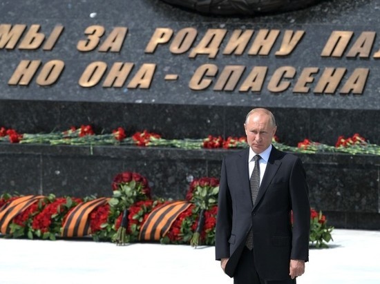 Владимир Путин передал записку ветерану из Тверской области