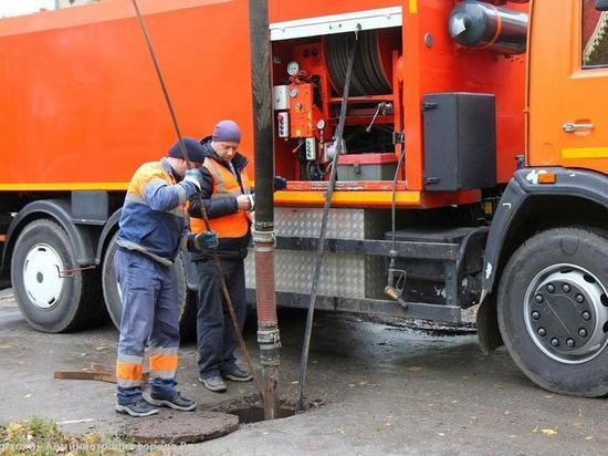 В Рязани очистили шахты Рюминского пруда и ливневые канализации