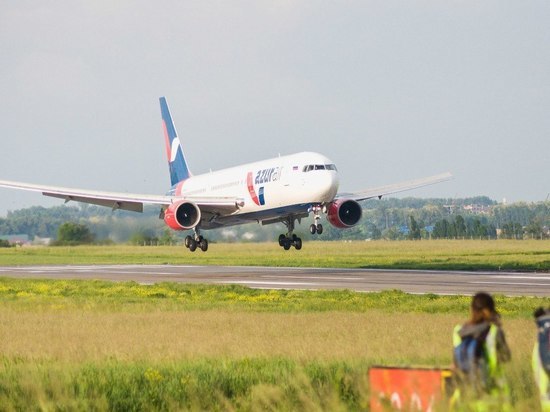  Azur Air возобновляет перелеты из Петербурга в Сочи