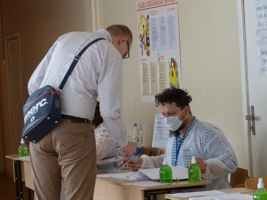 Свой выбор для каждого: корреспондент «МК в Твери» проголосовал сам и посмотрел, как это делают другие