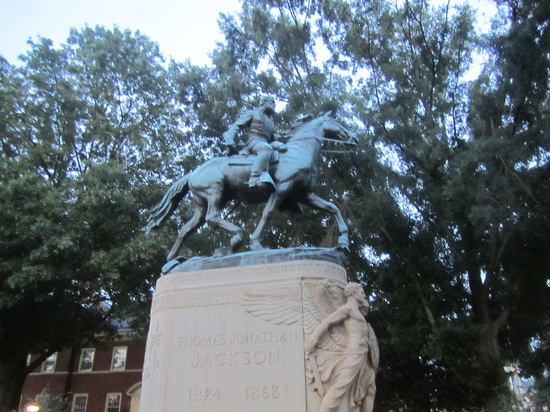 В Ричмонде снесли памятник генералу конфедератов Джексону