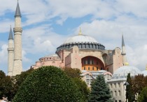 Высший административный суд Турции (он же Госсовет) завершил в четверг, 2 июля, слушания по вопросу о том, останется ли знаменитый символ Стамбула – собор Святой Софии (Айя-София) – музеем или превратиться в мечеть
