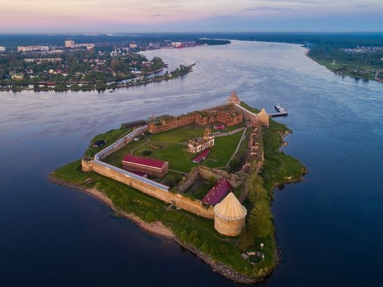 Крепость орешек на машине