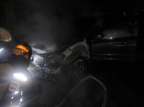 В центре Калуги сгорел автомобиль