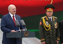 Александр Лукашенко сумел пробиться к вершинам власти и задержаться там на долгие 26 лет, тщательно культивируя образ простого, «своего в доску» парня из села, крепкого хозяина, близкого к народу, хорошо понимающего народные нужды и чаяния