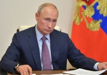 Президент России Владимир Путин в интервью телеканалу "Россия 1" сообщил, в чем по его мнению заключается преимущество нынешней Конституции, от советской