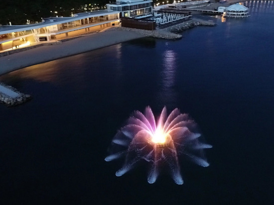 В Геленджике открыли уникальный морской фонтан