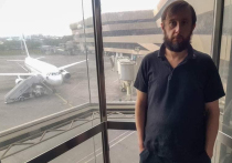 Инвалид Роман Трофимов больше ста дней живет в манильском аэропорту - в каморке с тараканами
