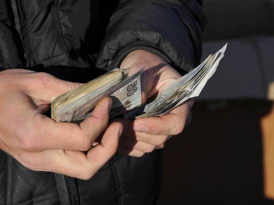 Житель Волгограда отдал вымогателям деньги и документы на землю