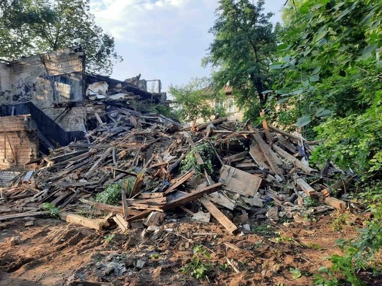 Ветхий дом снесли в Ленинском районе