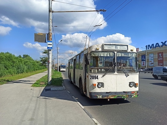 В Рязани из-за обрыва проводов встали троллейбусы