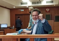 Николай Платошкин останется под домашним арестом: Мосгорсуд отклонил в понедельник апелляцию защиты на решение Басманного суда, избравшего 4 июня нынешнюю меру пресечения