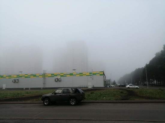 Кемерово с утра накрыло непроглядным туманом