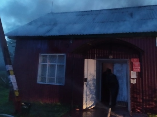 Сельский магазин загорелся под Калугой