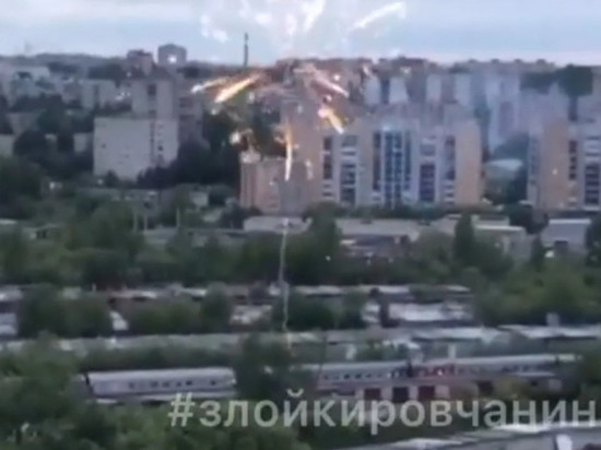Кировчанин запустил салют с крыши поезда во время движения