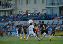 После почти четырехмесячного перерыва, связанного с пандемией COVID-19, большой футбол вернулся на крымские стадионы