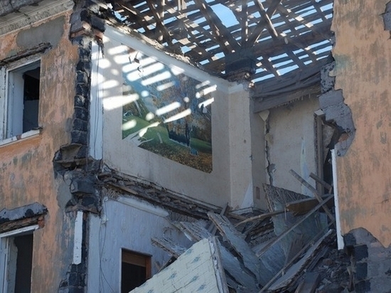 Жильцы хабаровского дома с рухнувшими перекрытиями отказались съезжать
