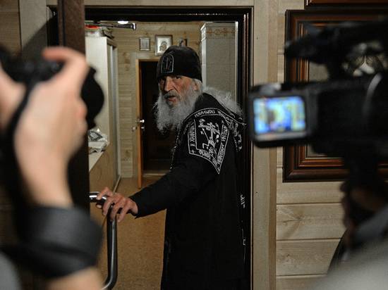 Отрицающего COVID-19 схиигумена Сергия лишили священнического сана и оштрафовали