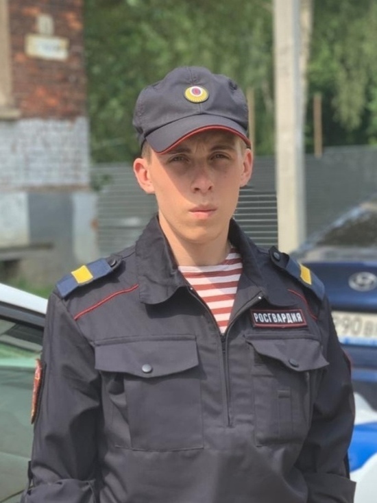 Сотрудник Росгвардии в Ярославле задержал бухого водилу.