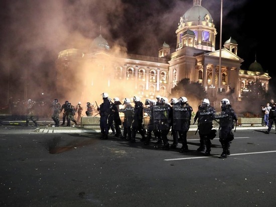 В Белграде в ходе протестов пострадало почти 40 человек