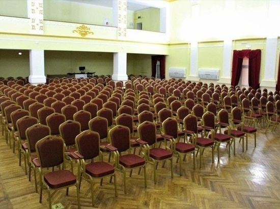 В станице Кущевской отремонтировали концертный зал районного центра культуры