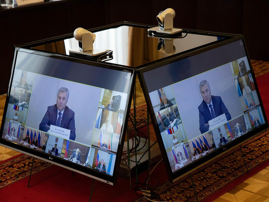 Председатель кубанского парламента Юрий Бурлачко принял участие в видеоконференции по вопросам обновления законодательства РФ