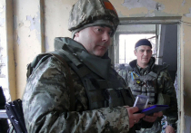 Командующий Объединенными силами Вооруженных сил Украины Сергей Наев сообщил, что украинские силовики следят за возможностью переброски Россией дополнительных средств на Крымский полуостров